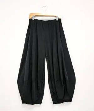 Niche - Waterfall - Jody Pant - Black