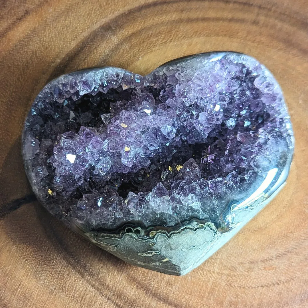 TUSCON MEETS TWILIGHT~ Medium, Natural Uruguay Amethyst Heart Geode Carving